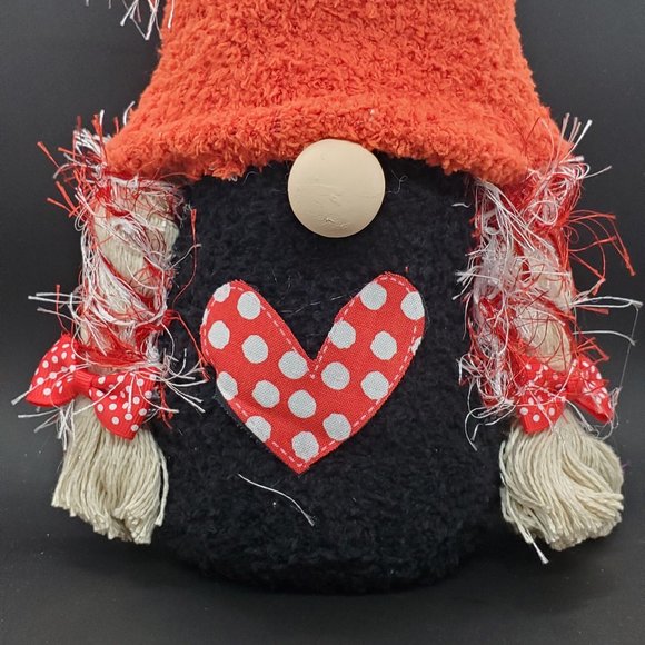 Heart Love Girl Gnome - Picture 4 of 4